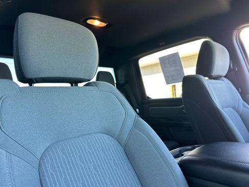 Used 2022 RAM 1500 Big Horn AWD/4WD image 17