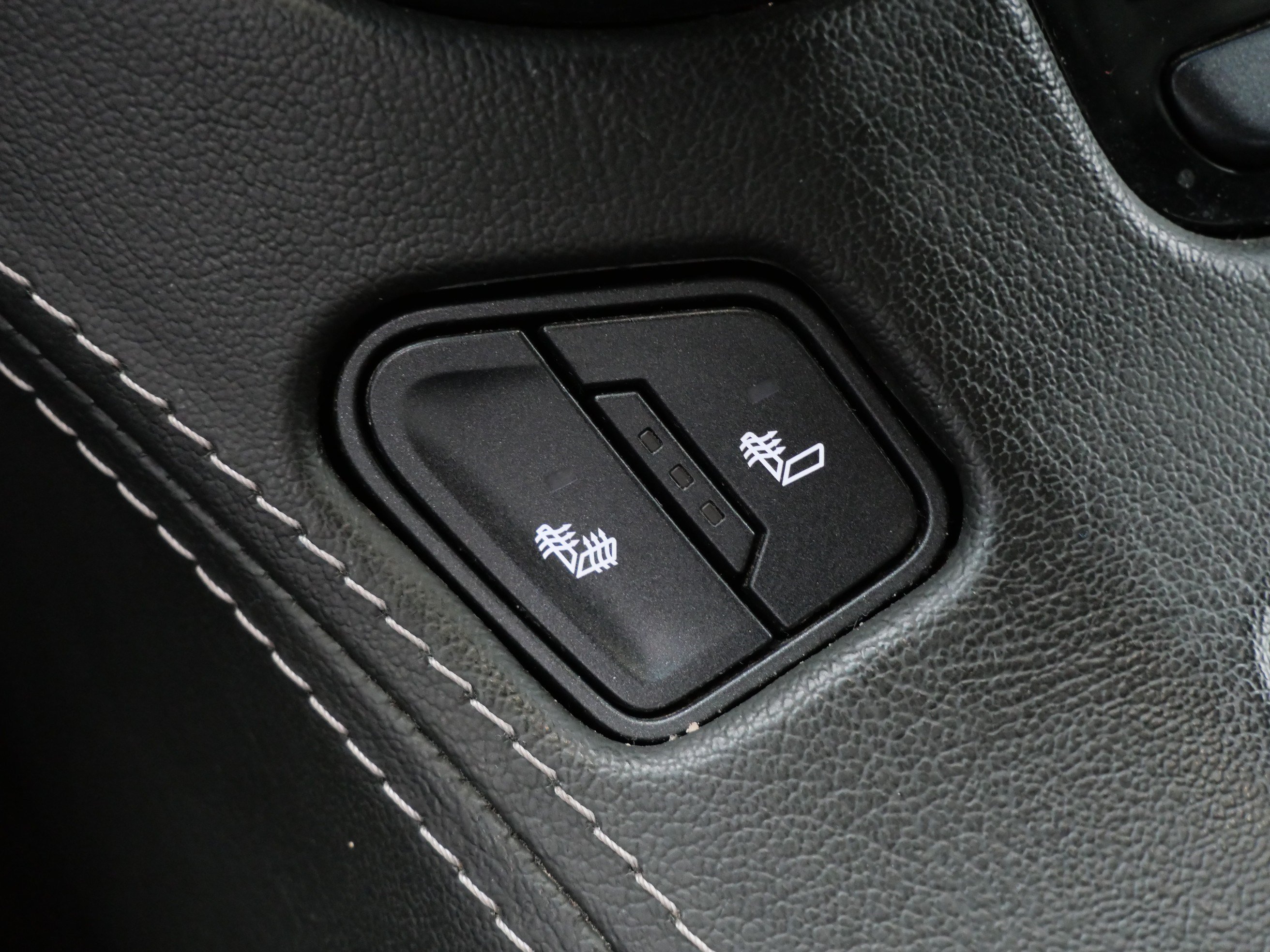 Used 2019 Chevrolet Suburban LT AWD/4WD image 28