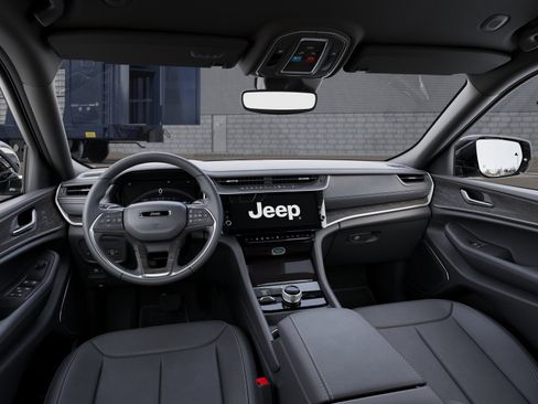 New 2026 Jeep Grand Cherokee Limited image 17
