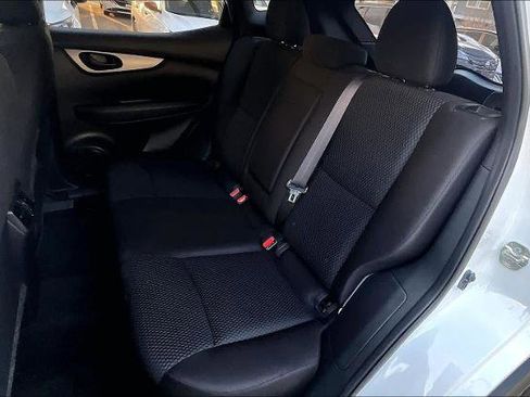 Certified 2019 Nissan Rogue Sport S image 18