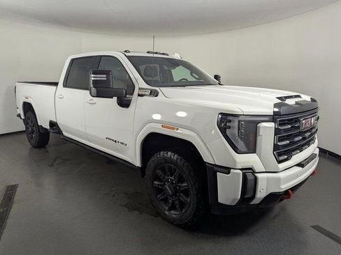 Used 2024 GMC Sierra 2500 AT4 w/ AT4 Premium Plus Package image 2