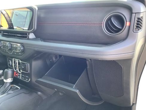 Used 2025 Jeep Wrangler Unlimited Rubicon w/ Convenience Group AWD/4WD image 41