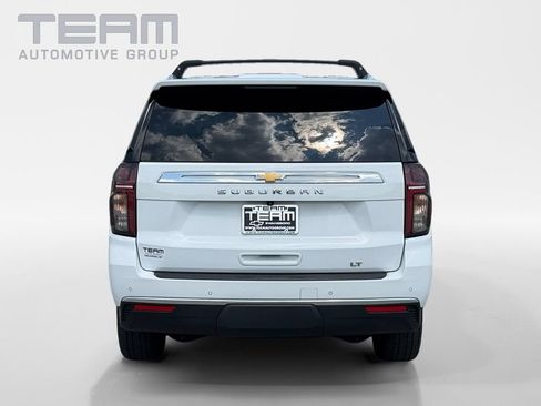 Used 2022 Chevrolet Suburban LT w/ Luxury Package AWD/4WD image 6