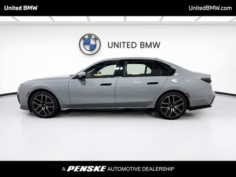 Used 2026 BMW 740i RWD image 8