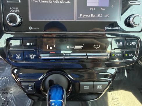 Used 2022 Toyota Prius LE FWD image 20