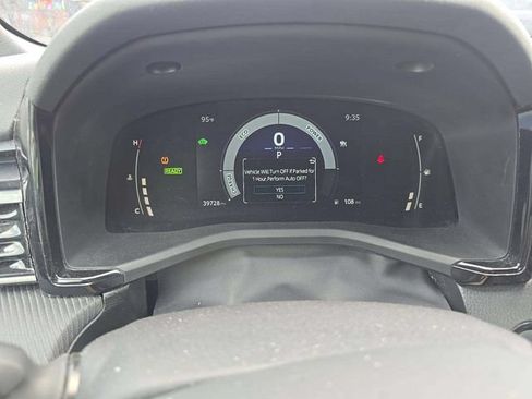 Used 2025 Toyota Camry SE FWD image 8