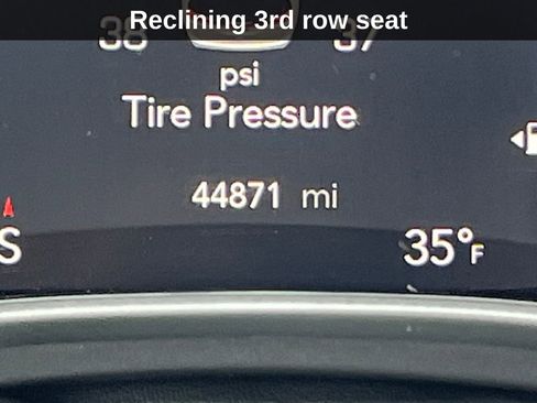 Used 2024 Chrysler Pacifica Touring-L image 23