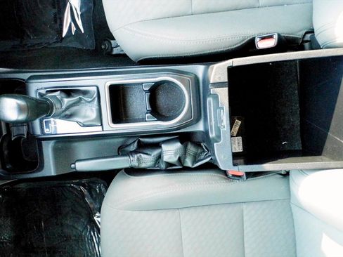 Used 2020 Toyota Tacoma SR image 24