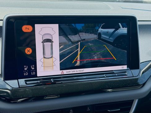New 2026 Volkswagen Atlas Peak Edition AWD/4WD image 13