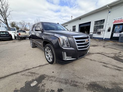 Used 2015 Cadillac Escalade Premium image 5