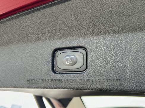 Used 2016 Ford Explorer Platinum image 40