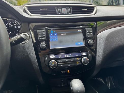 Used 2015 Nissan Rogue SL w/ SL Premium Package image 16