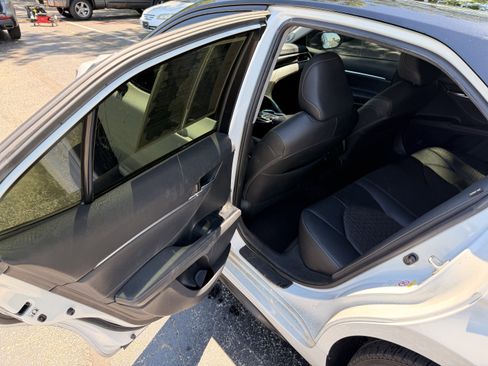 Used 2018 Toyota Camry XSE FWD image 12