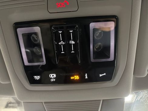 New 2026 Volkswagen Tiguan SE AWD/4WD image 17
