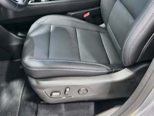 Certified 2026 Chevrolet Traverse LT w/ Midnight/Sport Edition FWD image 18