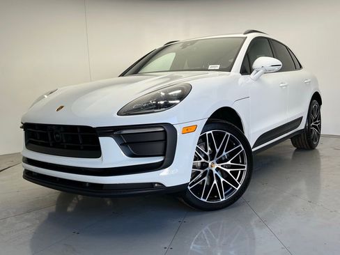 Used 2026 Porsche Macan image 1