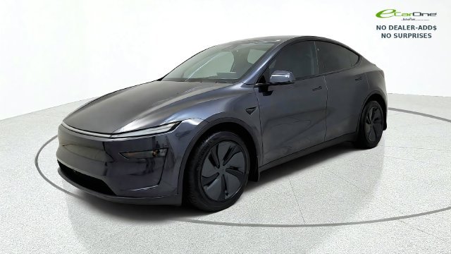 Used 2026 Tesla Model Y AWD image 3