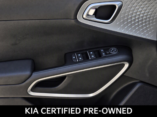 Certified 2025 Kia Soul LX w/ LX Technology Package FWD image 17
