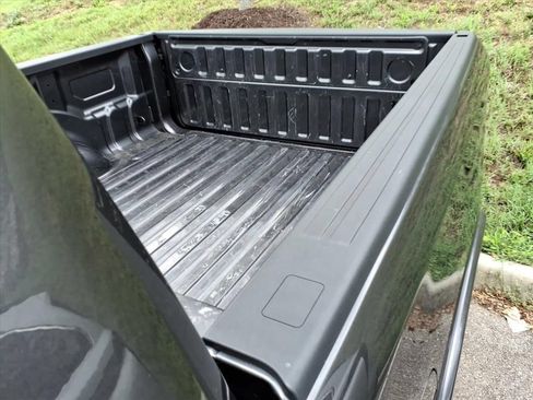 Used 2022 RAM 1500 Laramie AWD/4WD image 2
