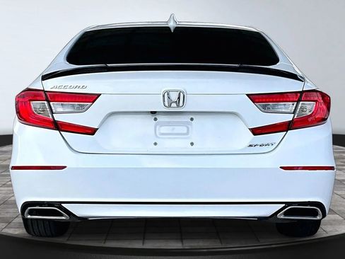 Used 2018 Honda Accord Sport image 5
