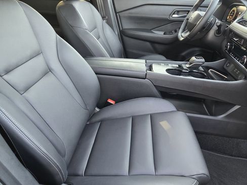 Used 2025 Nissan Rogue SL image 13