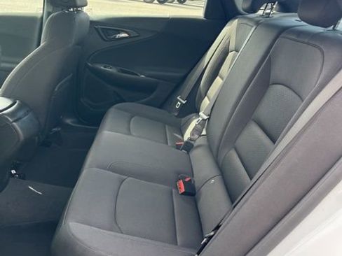 Used 2025 Chevrolet Malibu LS FWD image 32