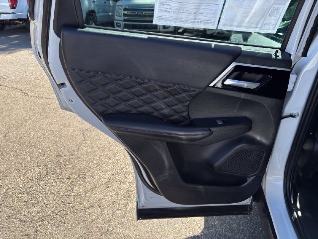 Used 2022 Mitsubishi Outlander SEL AWD/4WD image 18