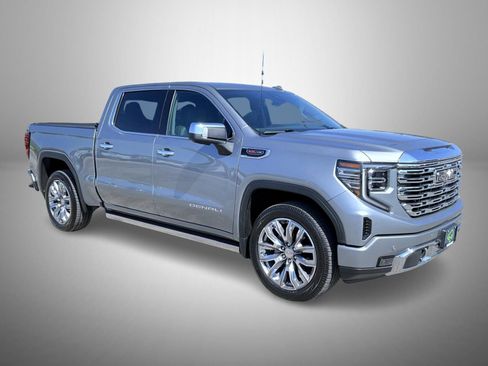 Used 2023 GMC Sierra 1500 Denali w/ Denali Reserve Package AWD/4WD image 3