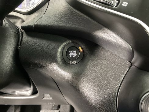 Used 2021 Jeep Cherokee Latitude Plus image 26