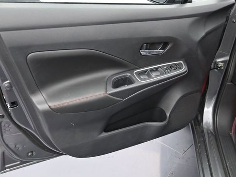 New 2025 Nissan Versa SR w/ Trunk Package image 11