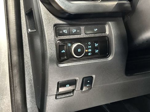 Used 2024 Ford F250 Lariat w/ Lariat Ultimate Package AWD/4WD image 16