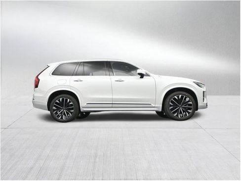 New 2026 Volvo XC90 T8 Plus w/ Protection Package Premier AWD/4WD image 26