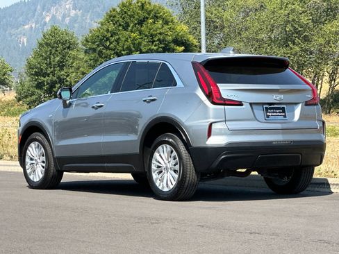 Used 2024 Cadillac XT4 Luxury FWD image 5