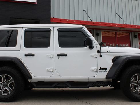 Used 2022 Jeep Wrangler Unlimited Sport w/ Sun And Sound Package AWD/4WD image 15