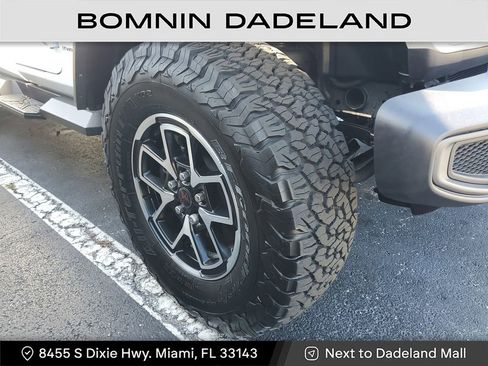 Used 2024 Jeep Wrangler Rubicon w/ Safety Group image 13