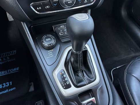 Used 2016 Jeep Cherokee Limited AWD/4WD image 15