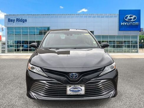 Used 2018 Toyota Camry XLE image 11