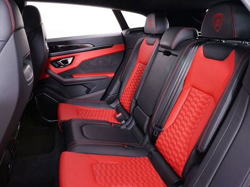 Used 2022 Lamborghini Urus AWD/4WD image 28