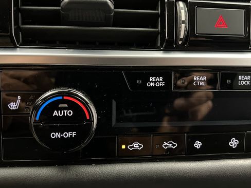 Used 2024 Nissan Pathfinder SV FWD image 56