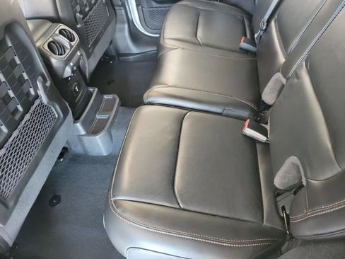 Used 2022 Jeep Wrangler Unlimited Rubicon w/ Xtreme Recon 35" Tire Package image 22