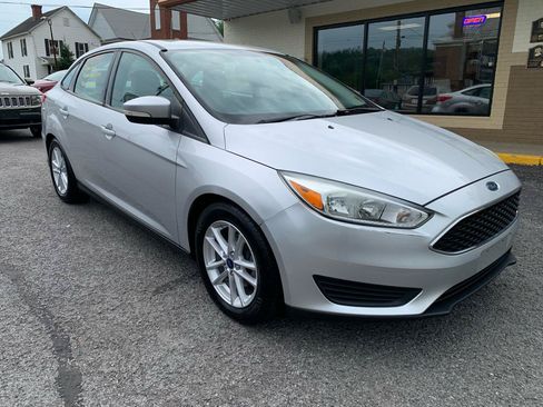 Used 2016 Ford Focus SE FWD image 6