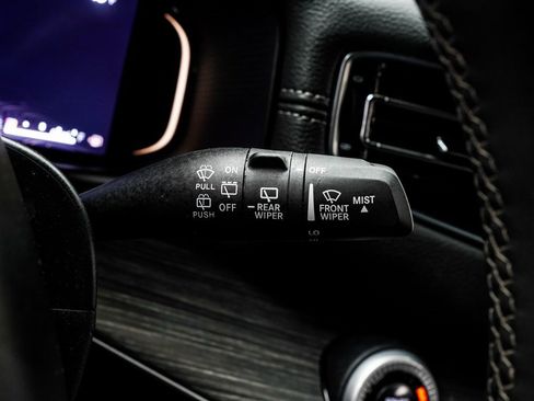 Used 2024 Jeep Wagoneer L Series II image 39