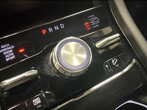 Used 2024 Jeep Grand Cherokee Overland image 18