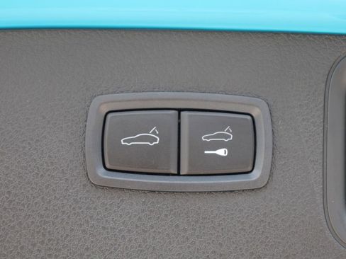 Used 2023 Porsche Macan AWD/4WD image 9