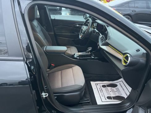 Used 2024 Chevrolet Trax LT w/ Driver Confidence Package image 16