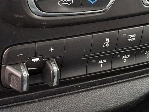 Used 2018 RAM 2500 SLT w/ Snow Chief Group image 18