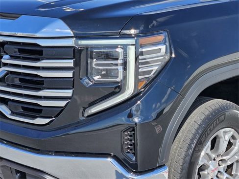 Used 2022 GMC Sierra 1500 SLT image 8