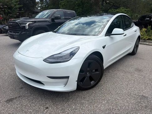 Used 2023 Tesla Model 3 Standard Range RWD image 3