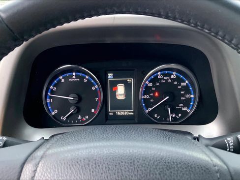 Used 2016 Toyota RAV4 XLE FWD image 25