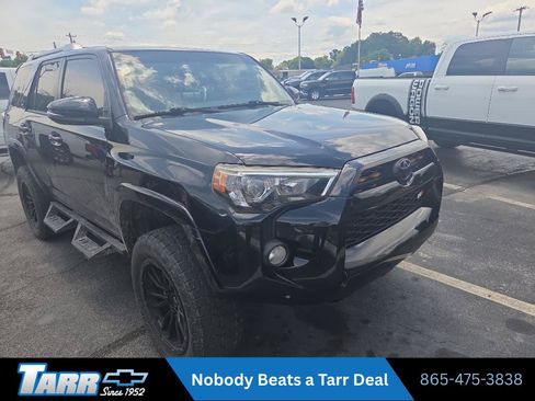 Used 2017 Toyota 4Runner SR5 Premium AWD/4WD image 6